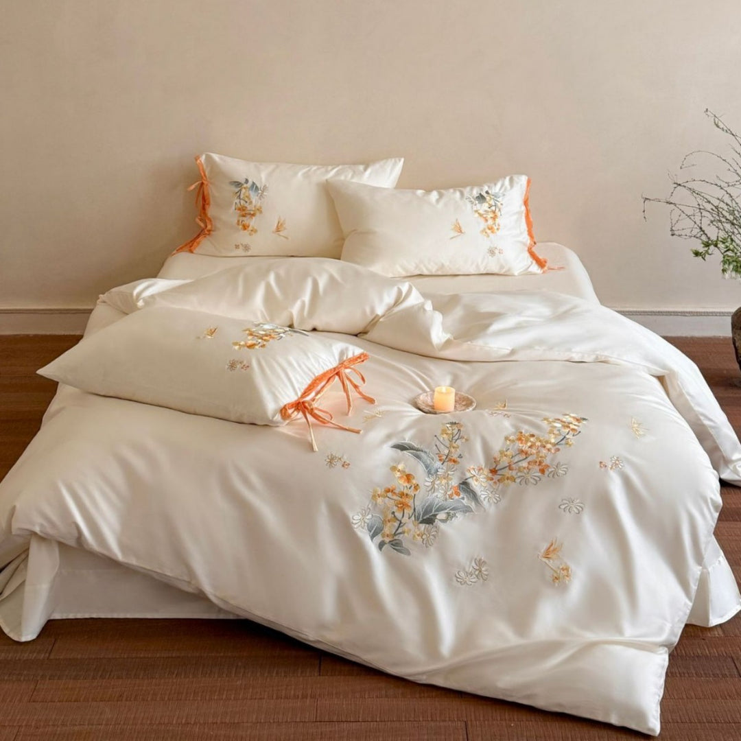 Luxuriöses Satin-Bettwäsche-Set mit floraler Stickerei und Schleifenapplikation