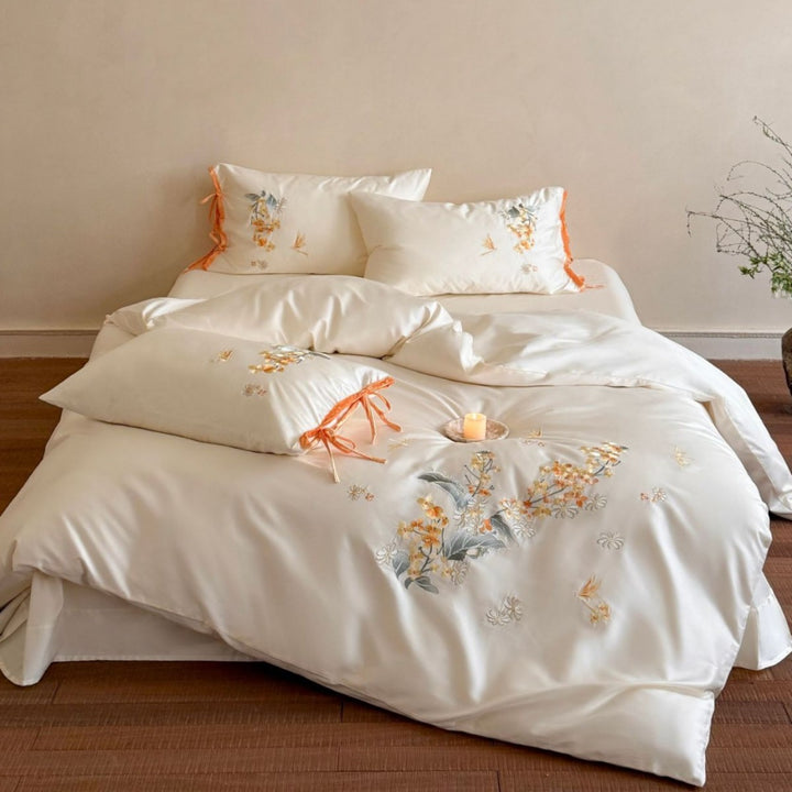 Luxuriöses Satin-Bettwäsche-Set mit floraler Stickerei und Schleifenapplikation