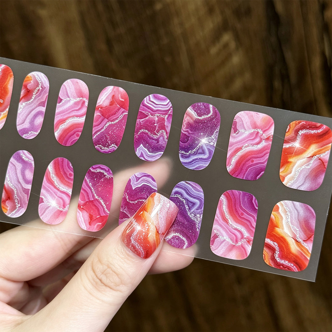 Künstlerische Aquarell-Nagelwickel