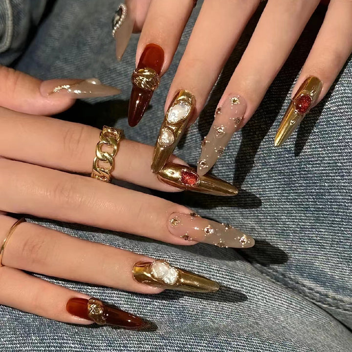 Künstlerisches Press-On-Nagelset mit luxuriösen Edelsteinakzenten Karnz