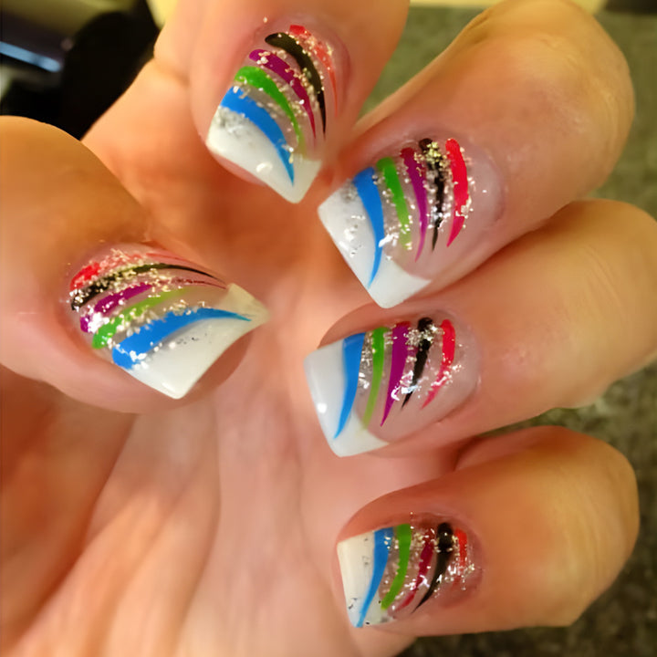 Stylisches French Tip Nagelkunstset Karnz