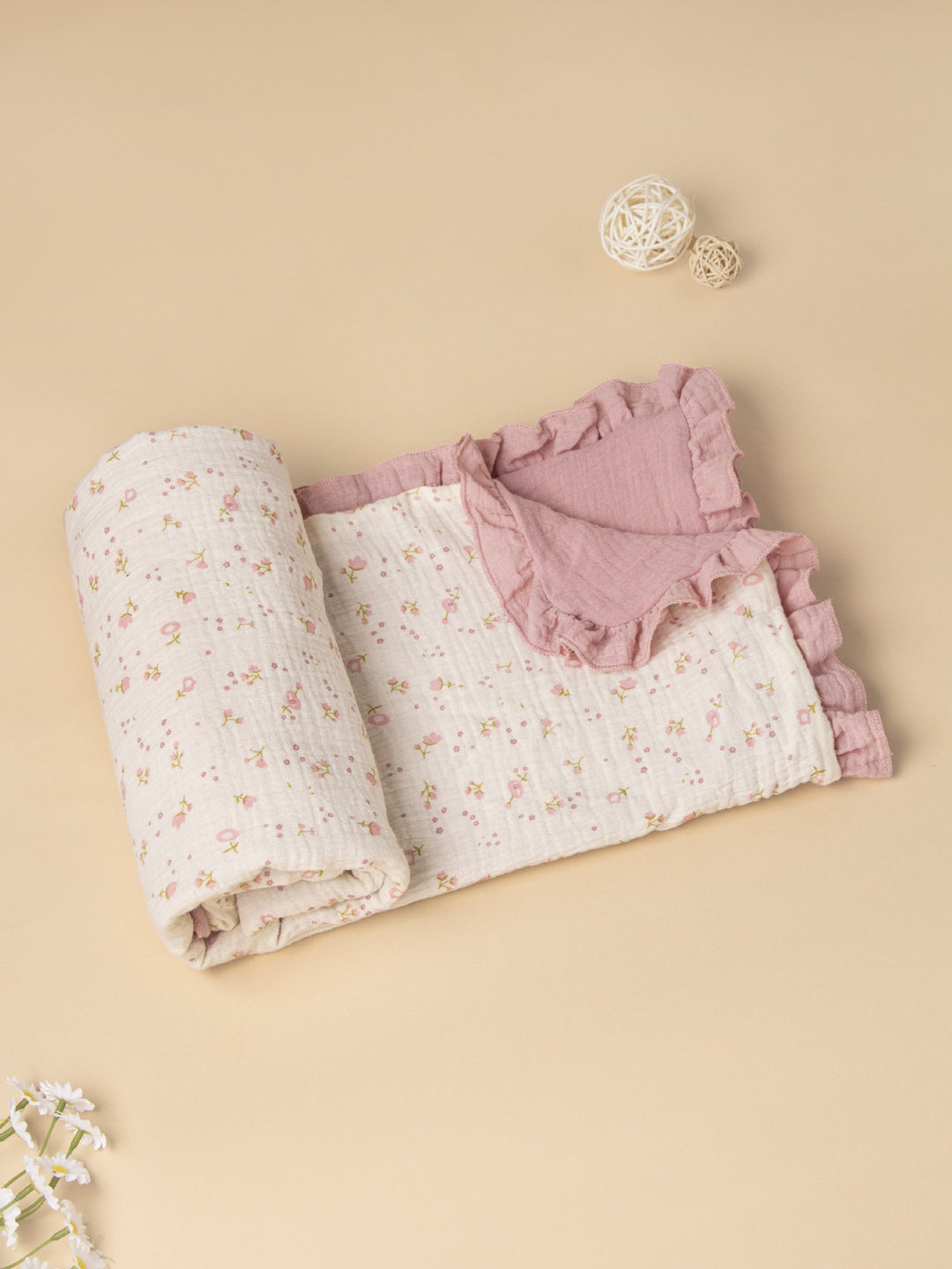 Weiche Musselin Babydecke mit Rüschensaum Karnz