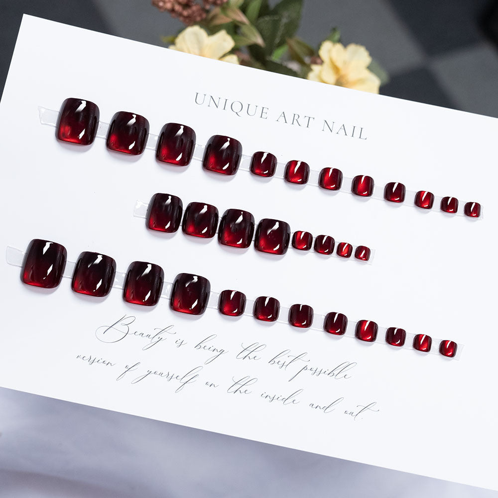Glänzendes rotes Press-On-Nagelset Karnz