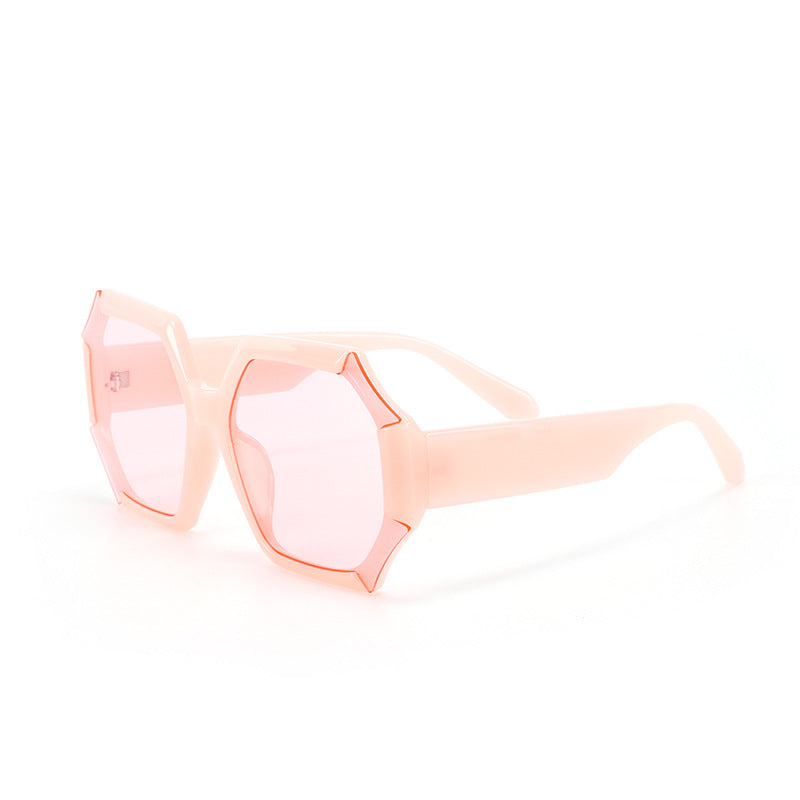 Damen modische Sonnenbrille mit facettiertem Rahmen Karnz