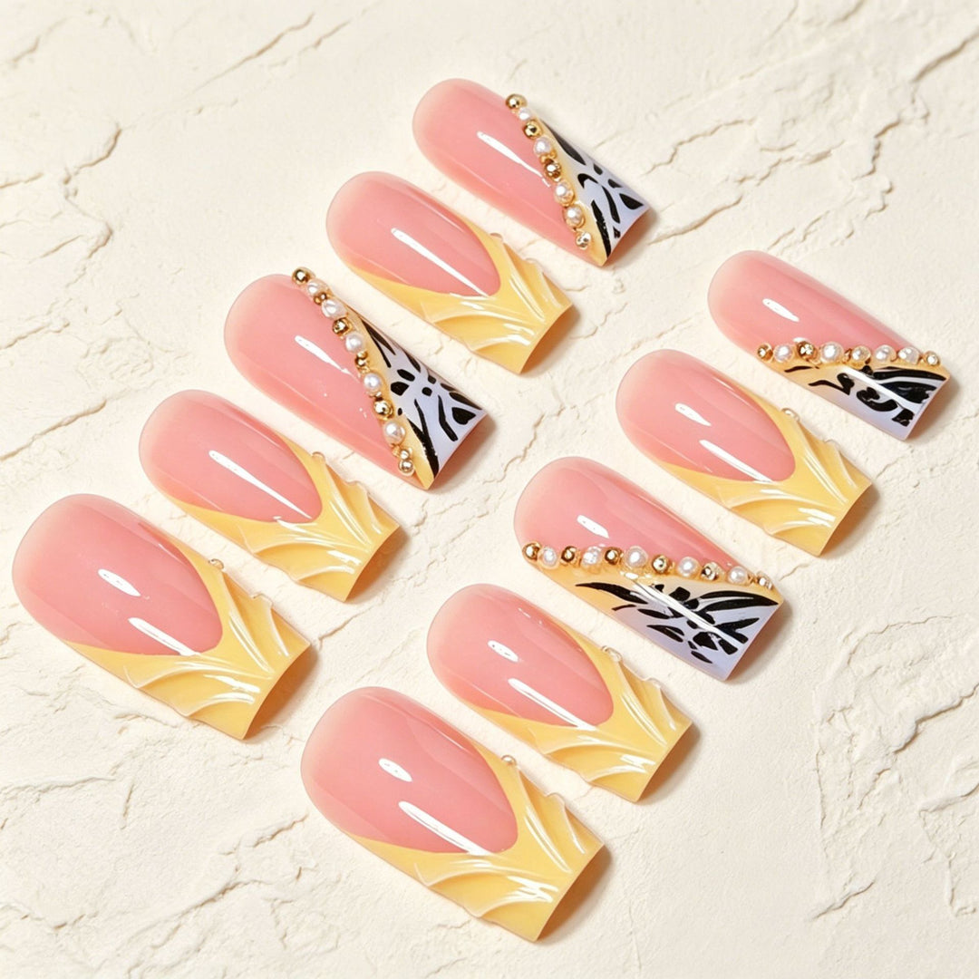 Glamouröse Stiletto Press-On Nagelkunst Set Karnz