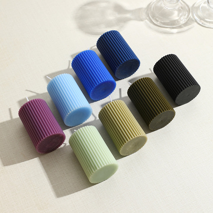 Ribbed Säulenpfeilerkerze mit Glasständerhalter