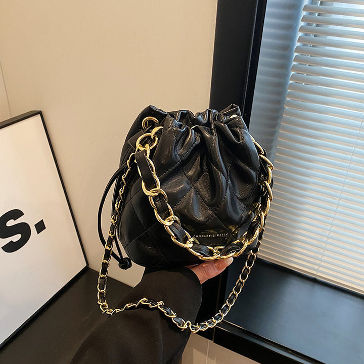 Gepolsterte Mini Eimer-Handtasche Karnz