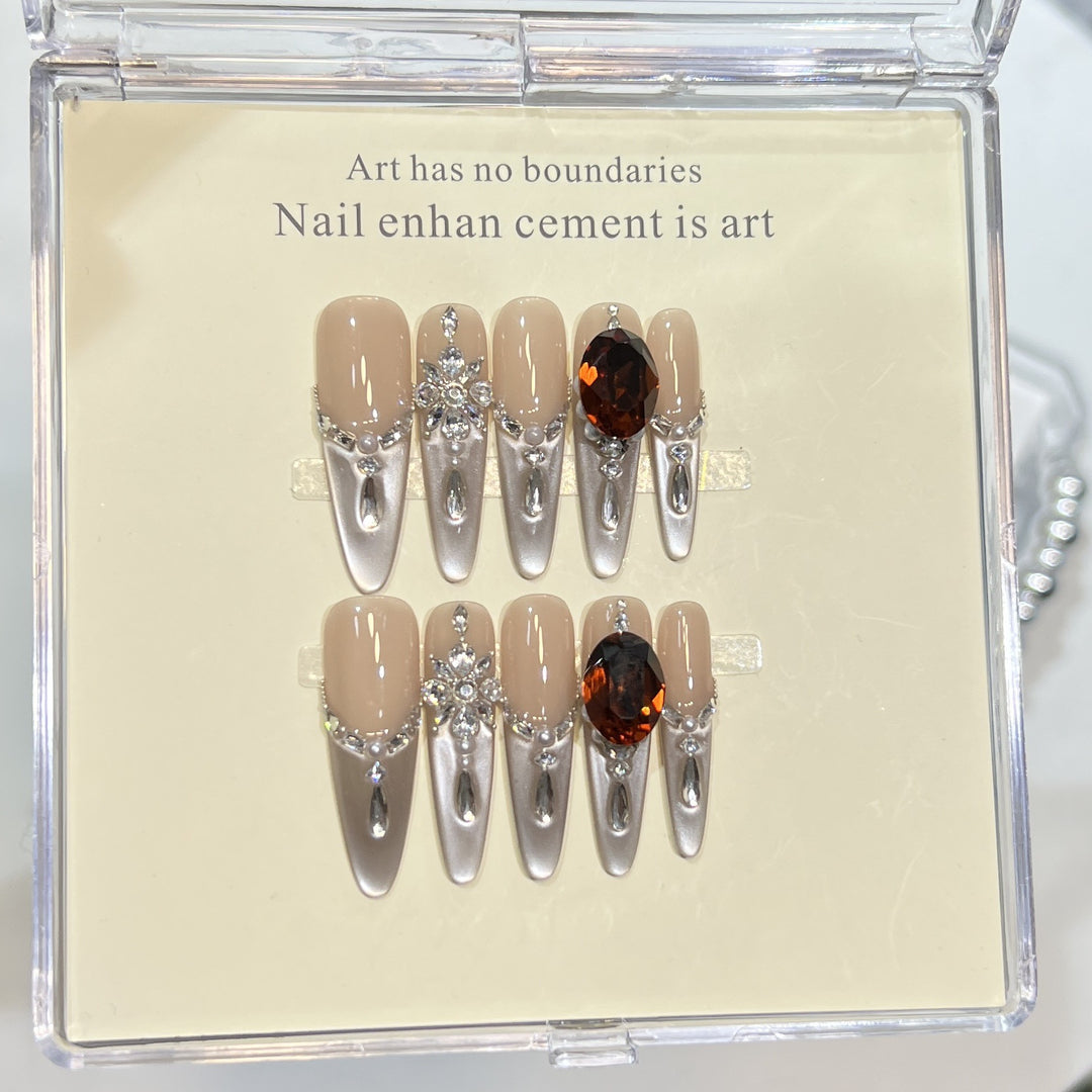 Glamouröses mit Strass verziertes Press-On Nageldesign-Set
