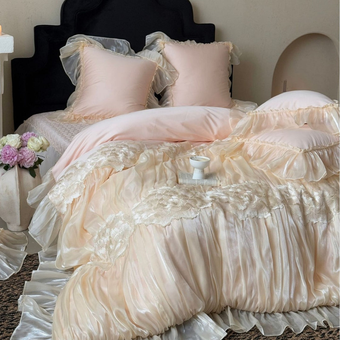 Luxuriöses Satin-Bettwäsche-Set mit volants und Spitzenbesatz