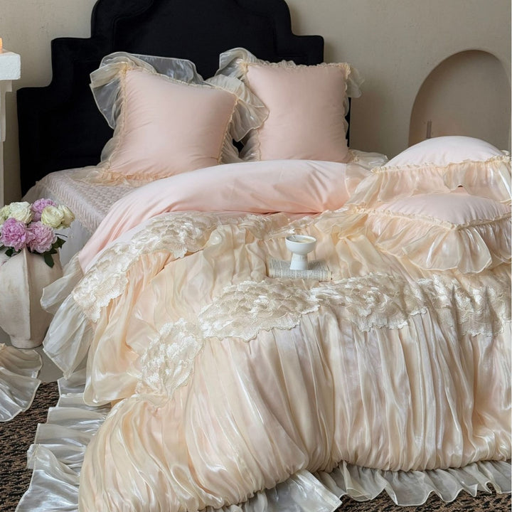 Luxuriöses Satin-Bettwäsche-Set mit volants und Spitzenbesatz
