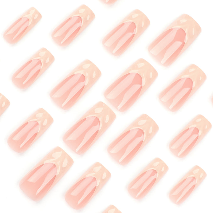 Kunstvolle Nagelverlängerungen mit eleganten Blätterdesigns Karnz