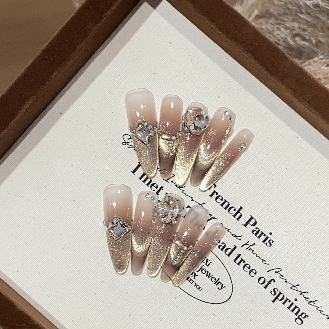 Glamorous Press-On Nail Art Set Karnz