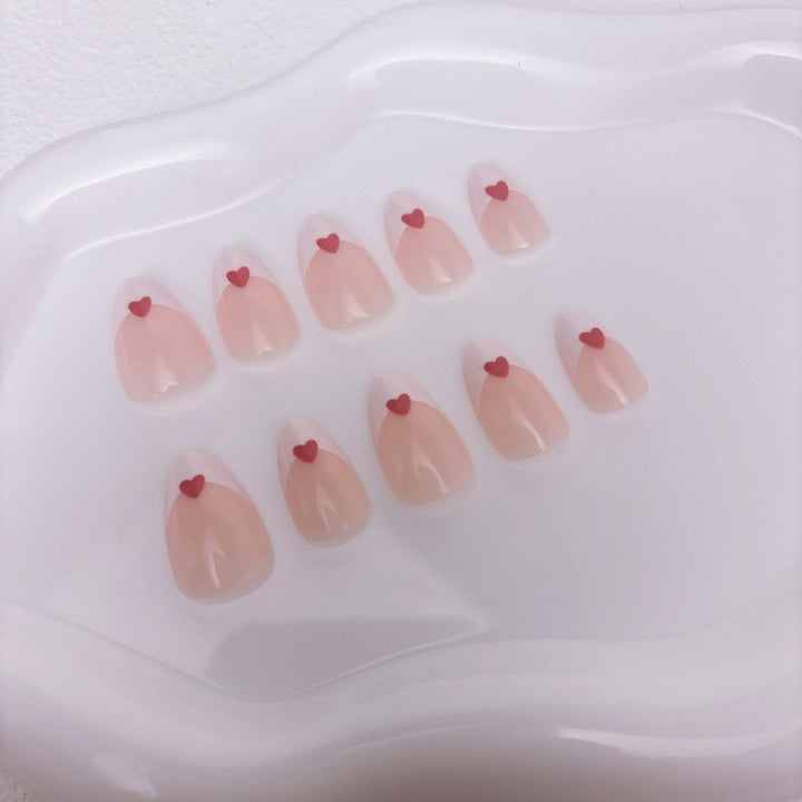 Kreatives Nagelset Karnz