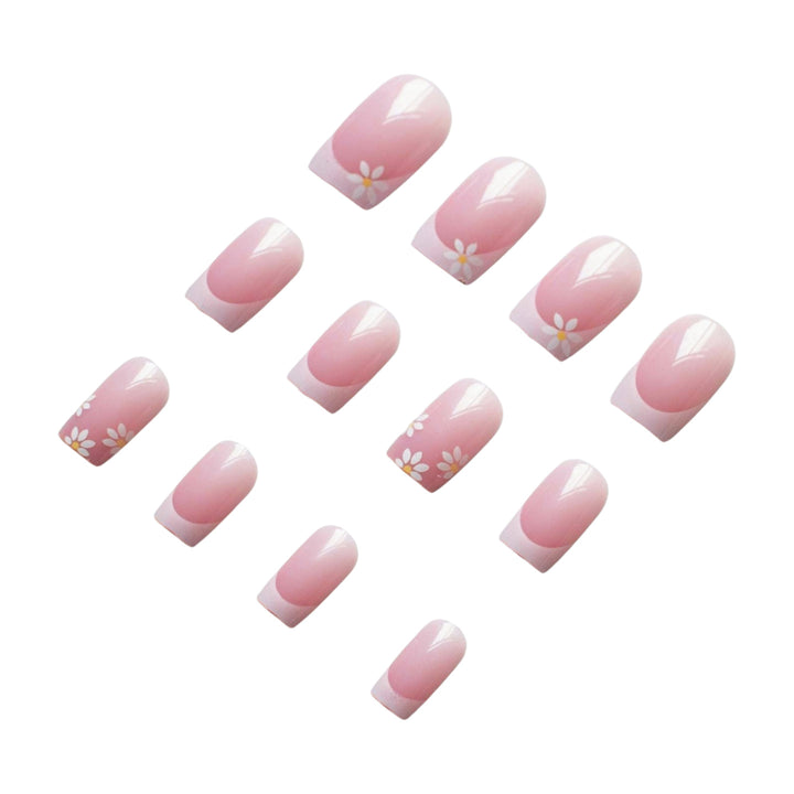 Elegantes französisches Spitzen-Design mit floraler Nail Art