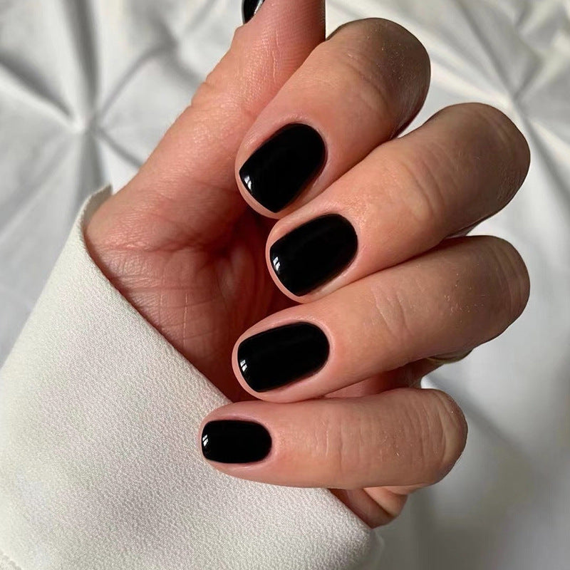 Kreative Nagelkunst mit eleganter Hochglanz-Oberfläche Karnz