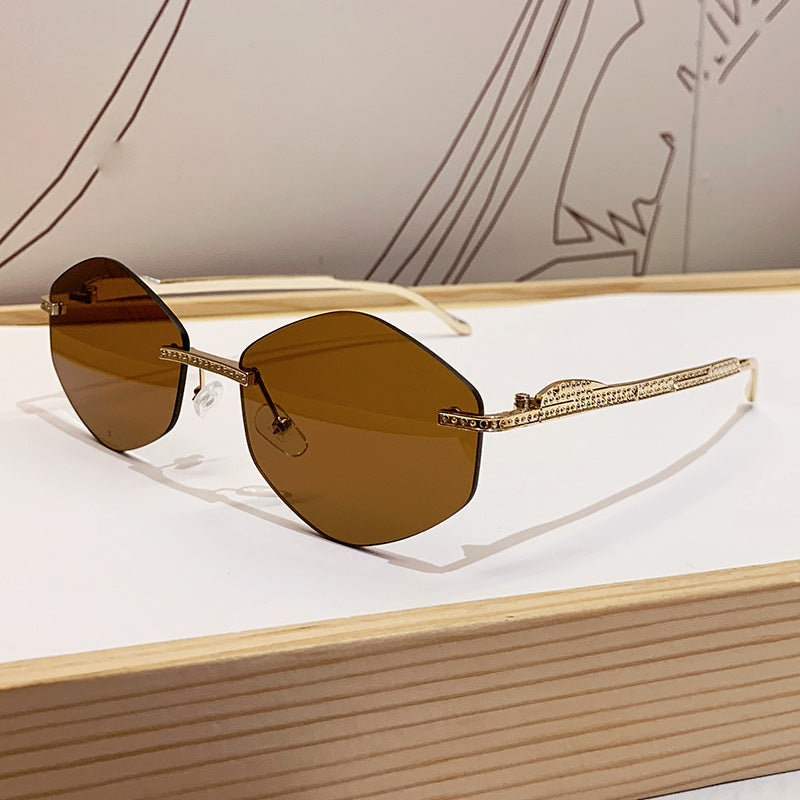 Damen extravagante Sonnenbrille mit funkelnden Akzenten Karnz