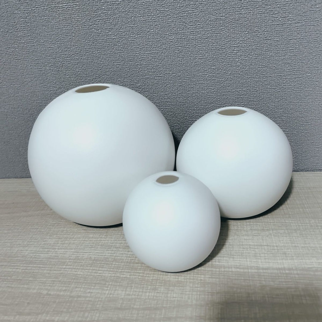 Minimalistische Keramiksphärenpflanzer Karnz