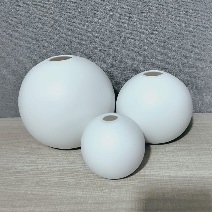 Minimalistische Keramiksphärenpflanzer Karnz