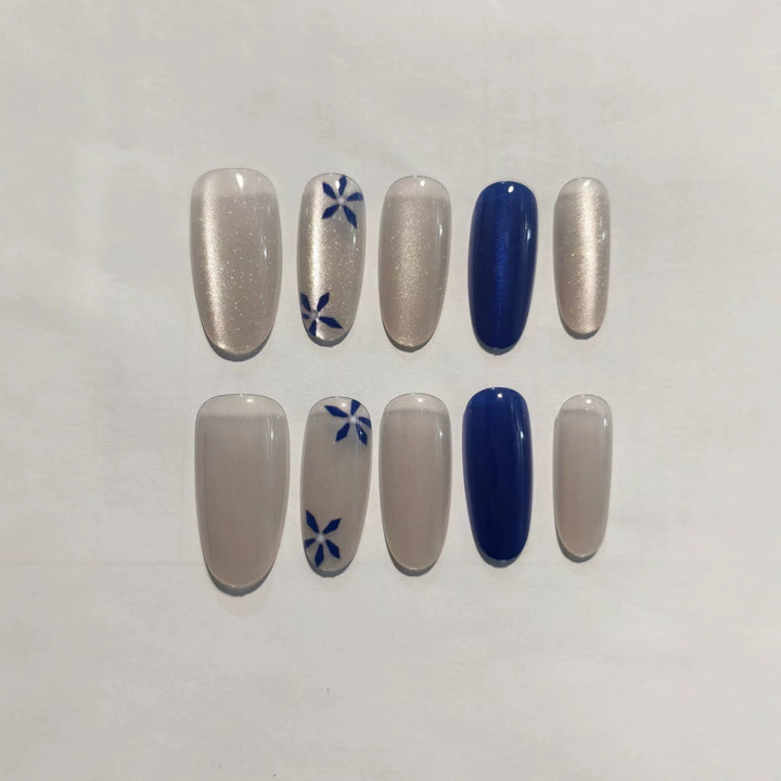 Künstlerisch floral inspiriertes Press-On Nagelset Karnz