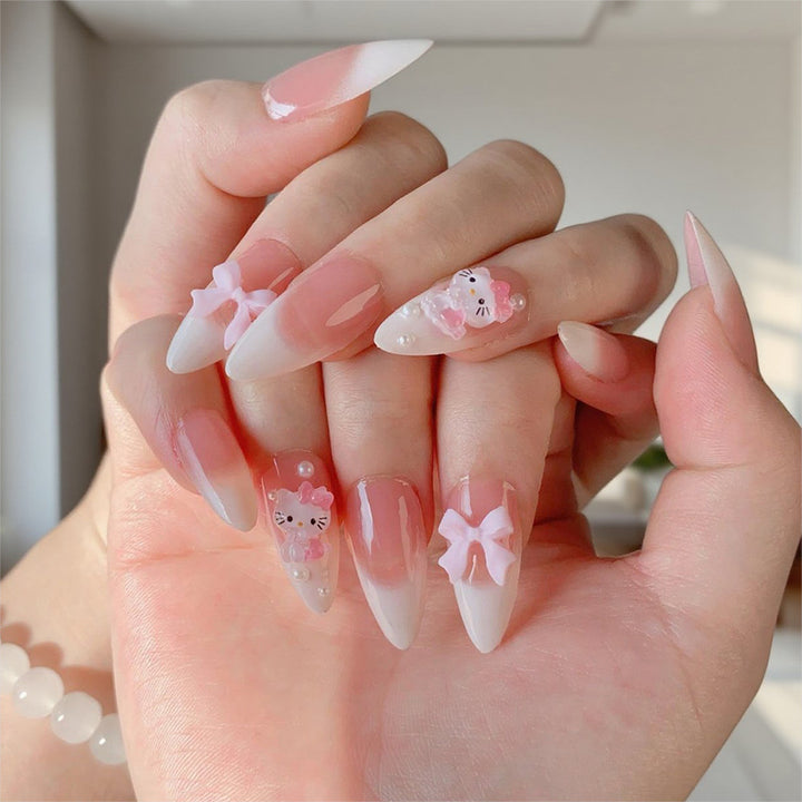 Niedliche Charakter-Themen-Nagelkunst-Tipps