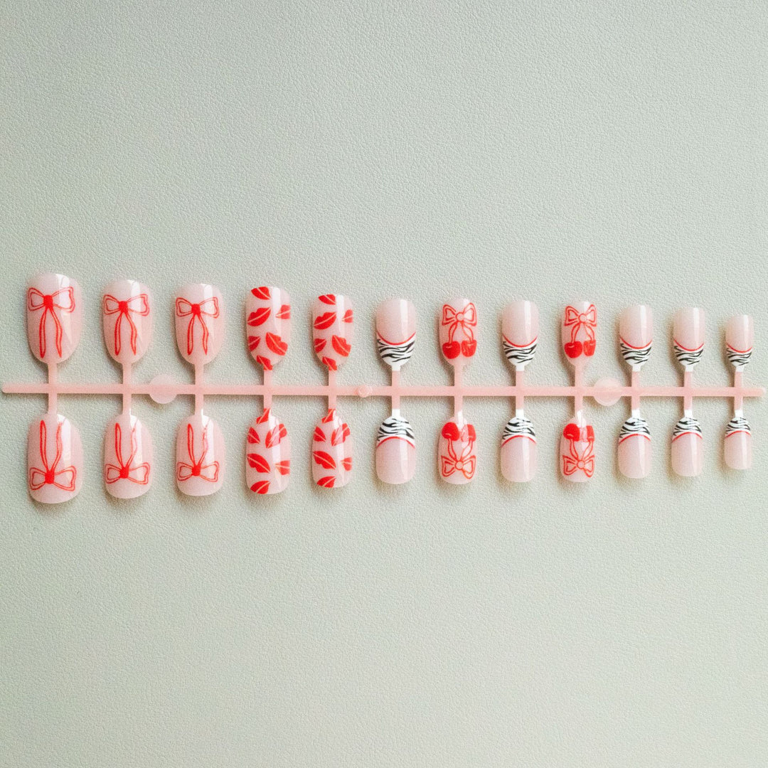 Künstlerisches Schleifen- und Kuss-Nagelkunst-Set