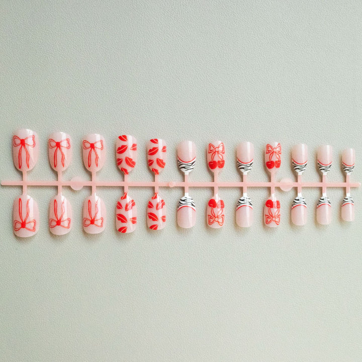 Künstlerisches Schleifen- und Kuss-Nagelkunst-Set