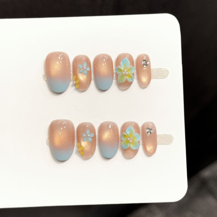 Blumen Press-On Nagelset mit elegantem Ombre-Finish und dekorativen Akzenten