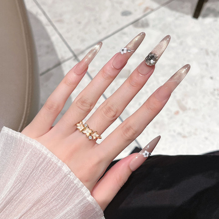 Elegante Acryl Press-On Nagelkunst Karnz