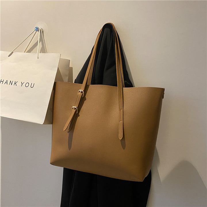 Elegante strukturierte Tote-Tasche mit abnehmbarem Täschchen