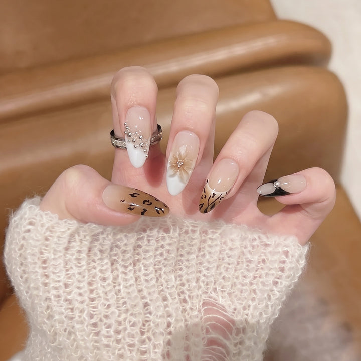 Künstlerisches Leopardenmuster Press-On Nagelset Karnz