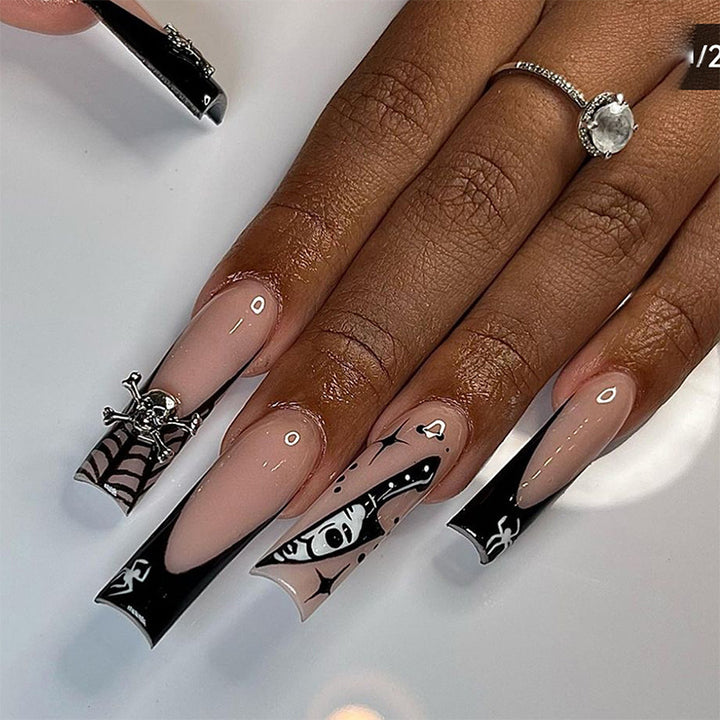 Künstlerisches Press-On-Nagel-Set mit einzigartigen Gothic-Designs Karnz
