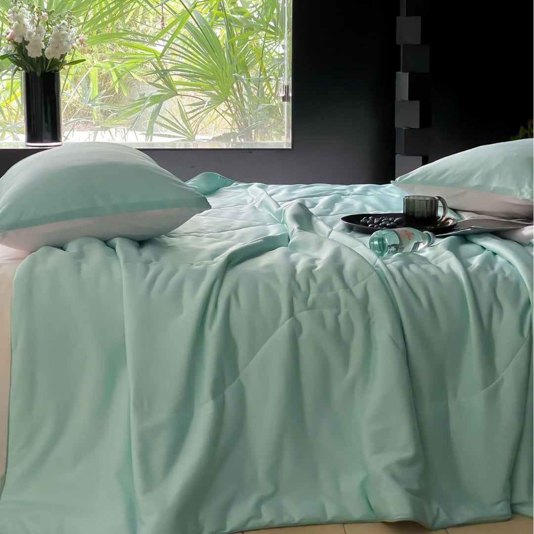 Leichte Steppdecke aus Mikrofaser-Satin, atmungsaktiv und hypoallergen