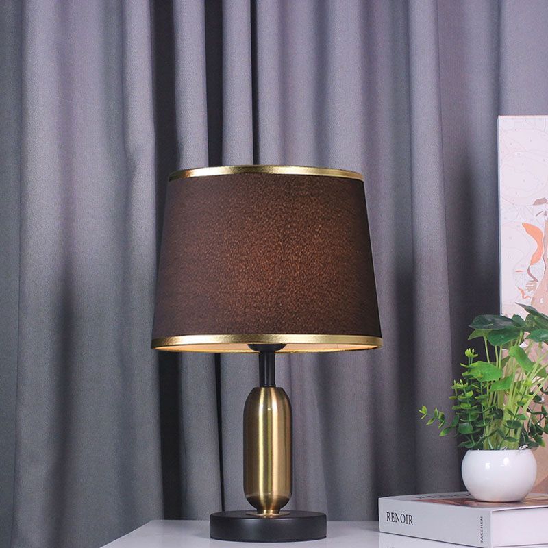 Elegante dekorative Nachttischlampe