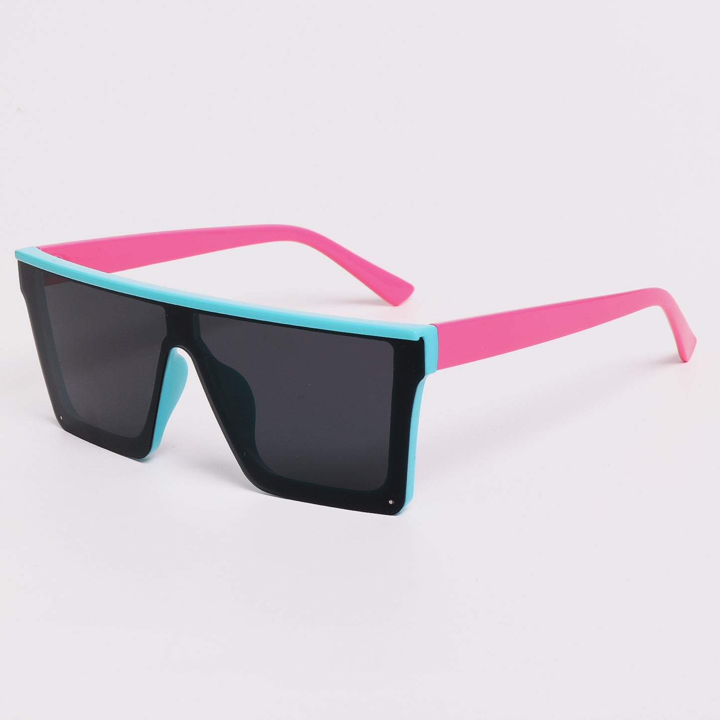 Damen oversized Sonnenbrille im futuristischen Design Karnz