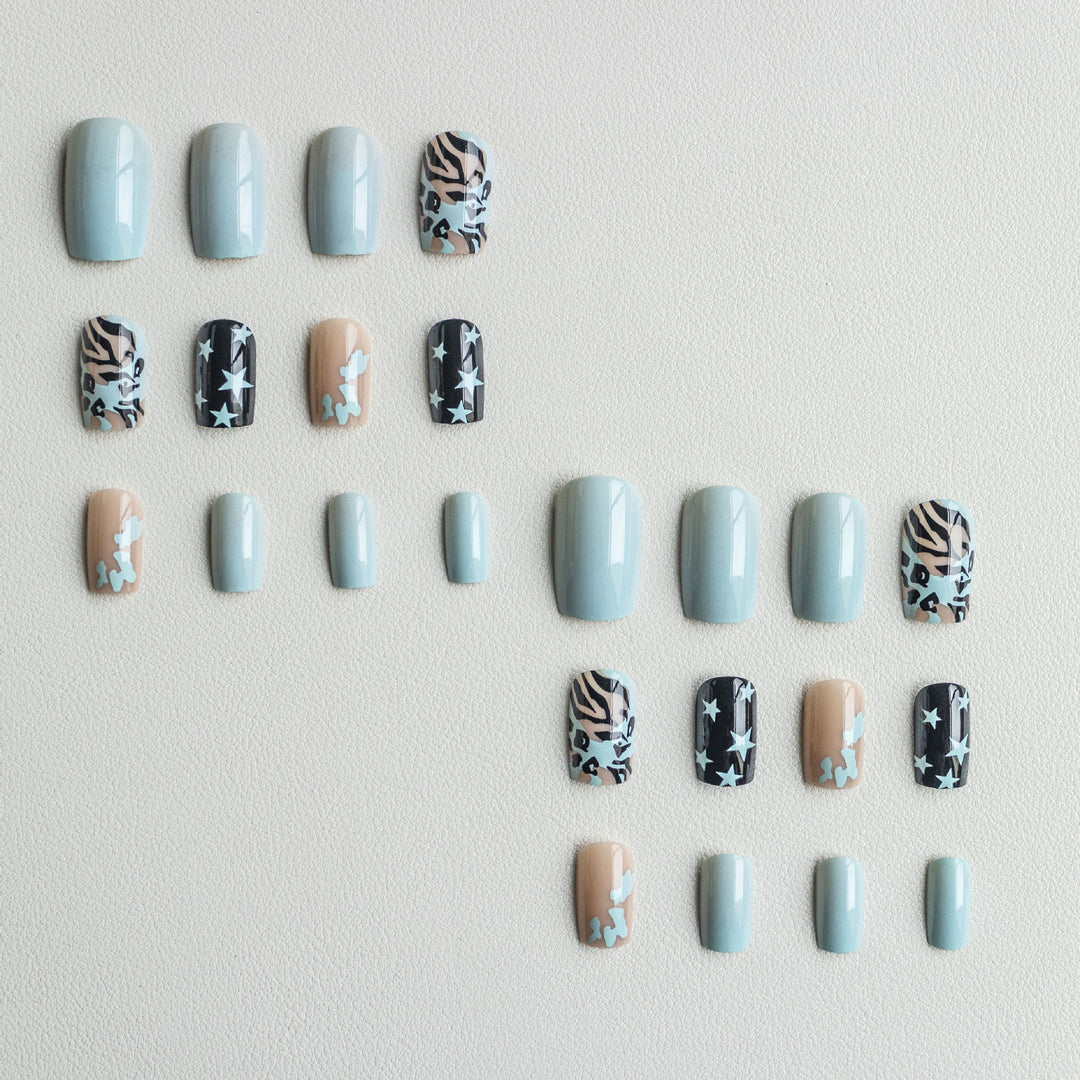 Künstlerisch gemusterte Nagelkunst