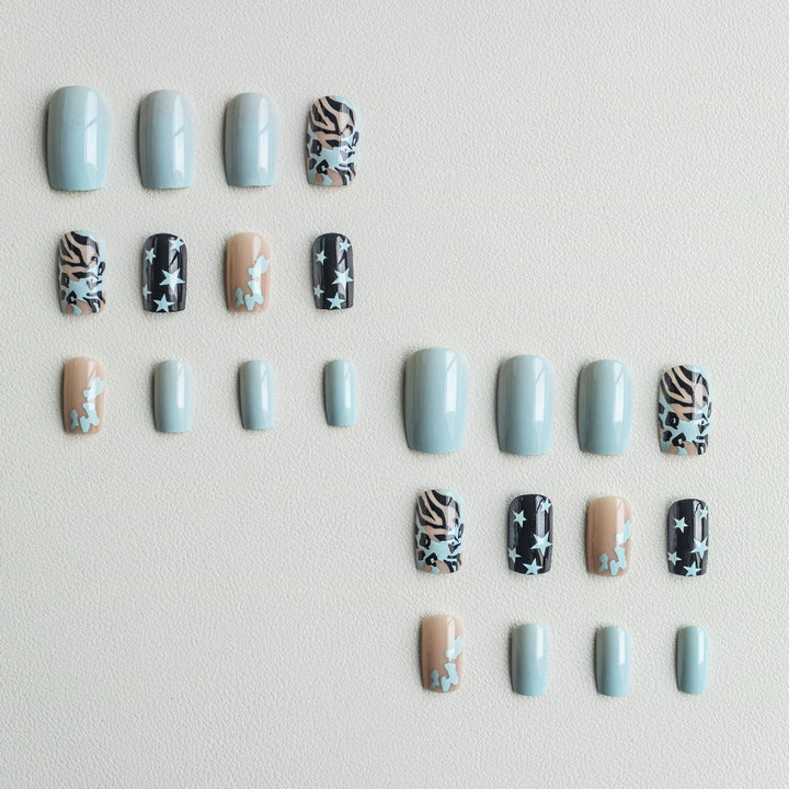 Künstlerisch gemusterte Nagelkunst