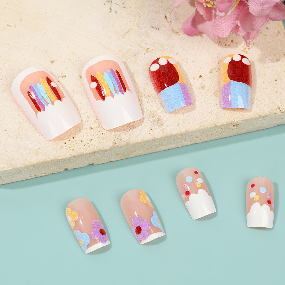 Kreatives Kunstnägel Set mit bunten Designs Karnz