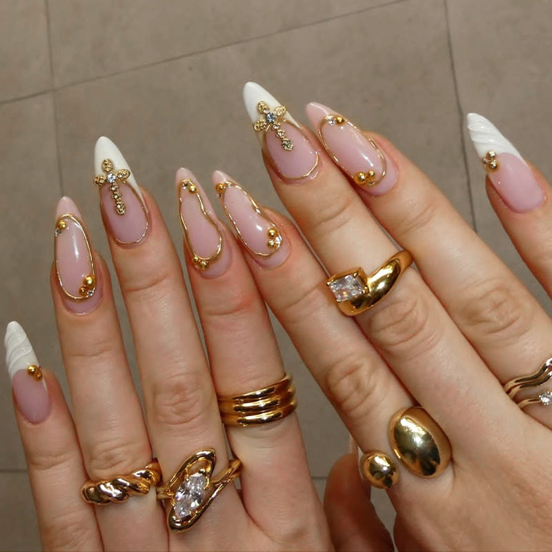 Künstlerisches Press-On-Nagelset mit eleganten Designelementen Karnz