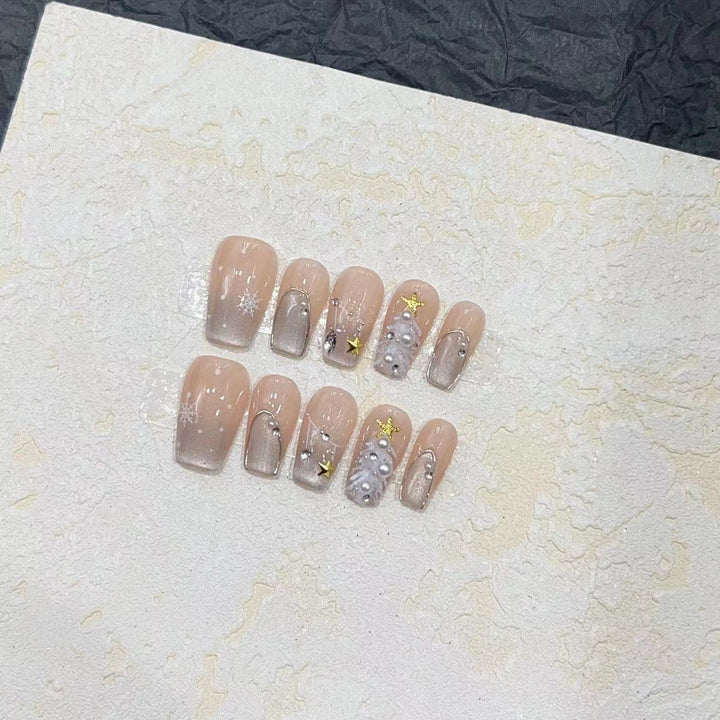 Elegantes Press-On Nagelkunstset mit dekorativen Schmuckakzenten Karnz