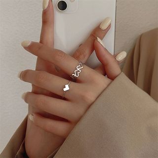 Elegante Herz- und Wellen Design Ring Karnz