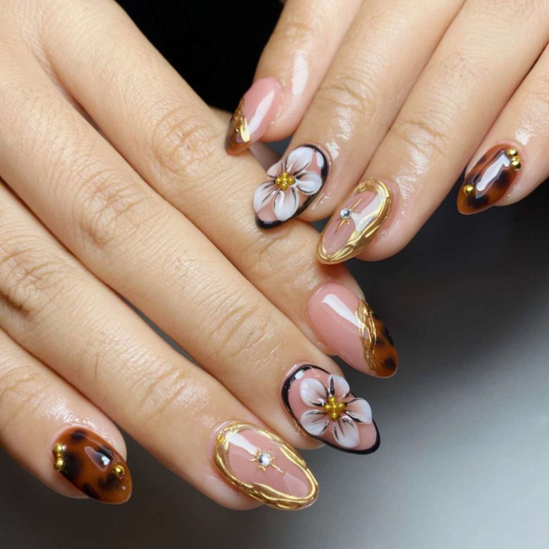Künstlerische Floral- und Edelstein-Press-On-Nägel