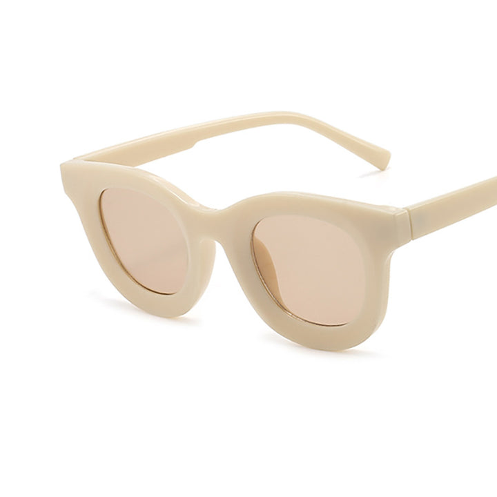 Retro-inspirierte klare Rahmen-Sonnenbrille