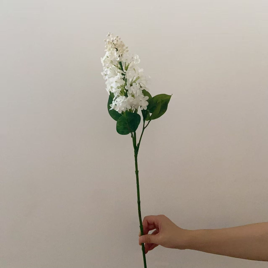 Realistische Fliederblüte Stiel