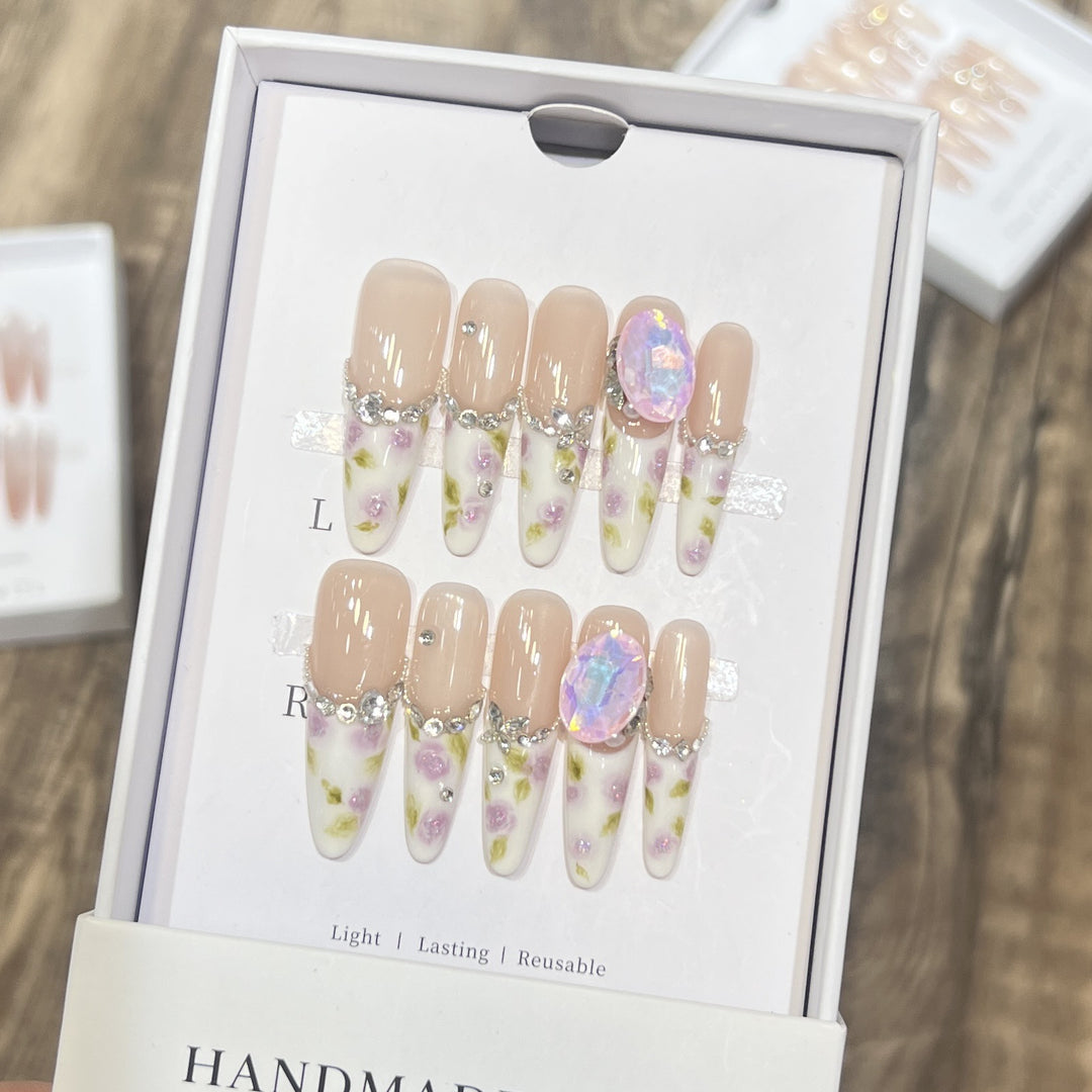 Dekorativer Floral Stiletto Press-On Nail Set Karnz