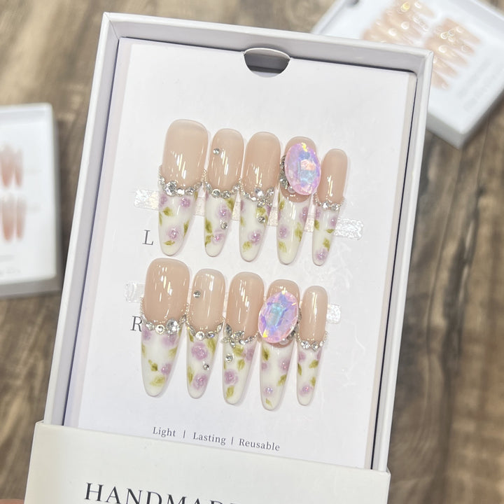 Dekorativer Floral Stiletto Press-On Nail Set Karnz