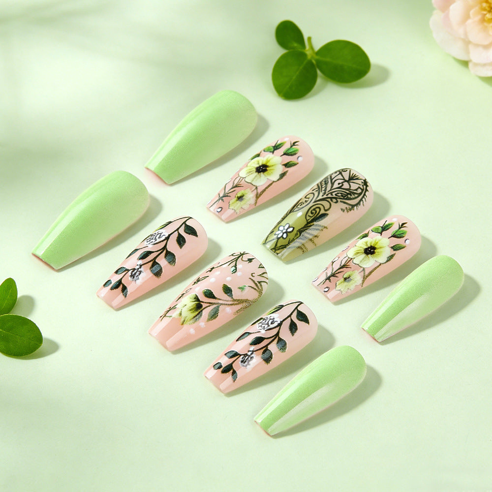 Florales gemustertes Gel-Nagelkunstset Karnz