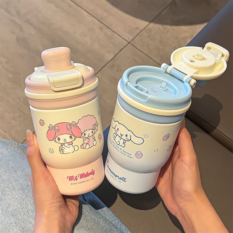 Unisex Becher mit verscheidbaren Deckel Karnz