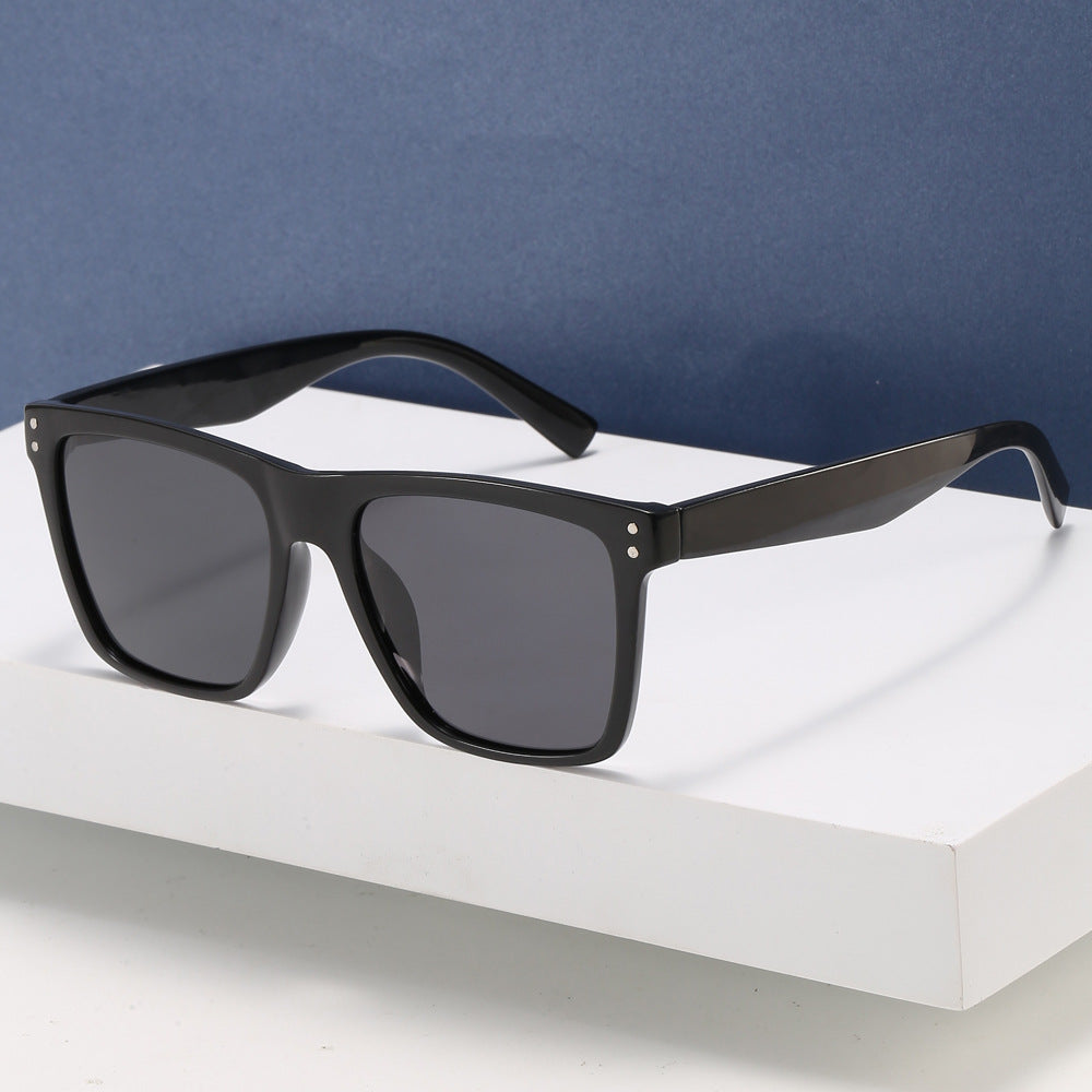 Damen Modische Sonnenbrille mit modernem, mattem Rahmen Karnz