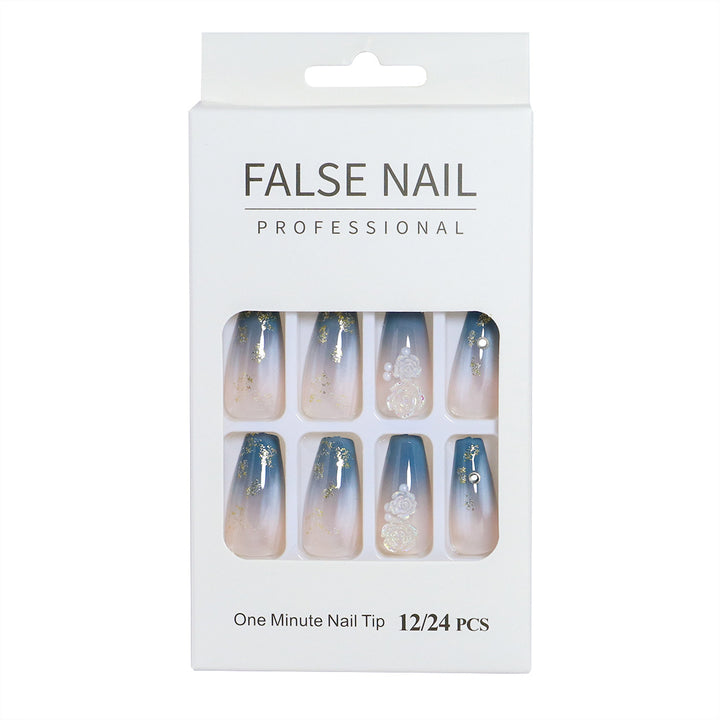 Dekorativer Press-On-Nagelset mit 3D-Akzenten Karnz