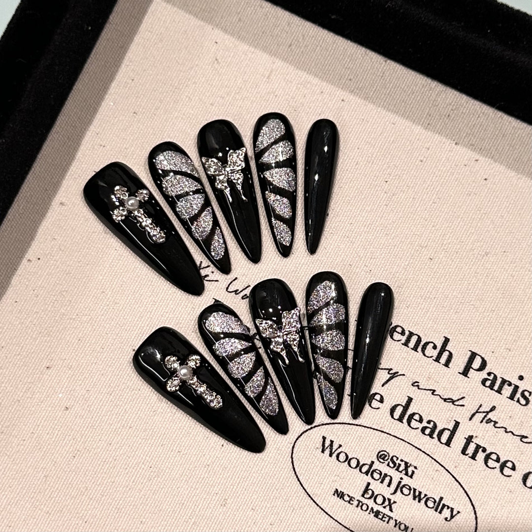 Künstlerisches von der Gothic inspiriertes Press-On-Nagelset